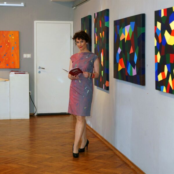 Mass Image Compressor Compressed this image. https://sourceforge.net/projects/icompress/ with Quality:80